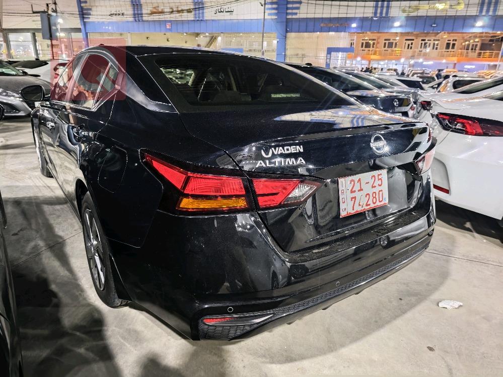 نيسان ألتيما